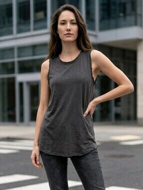 Gap gray sleeveless flowy scoop neck top Sz S Gorgeous design